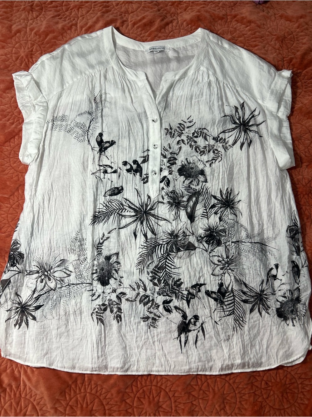 Rose & Olive White Short-Sleeve Floral Button Front Tunic Sz. 1X